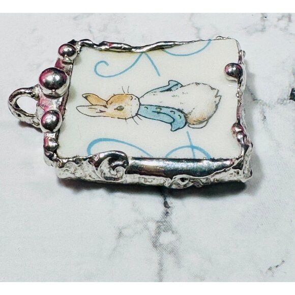 Peter Rabbit Wedgwood Broken China Pendant w/ Silver Artisan Bezel  & Ball Chain - Picture 7 of 9